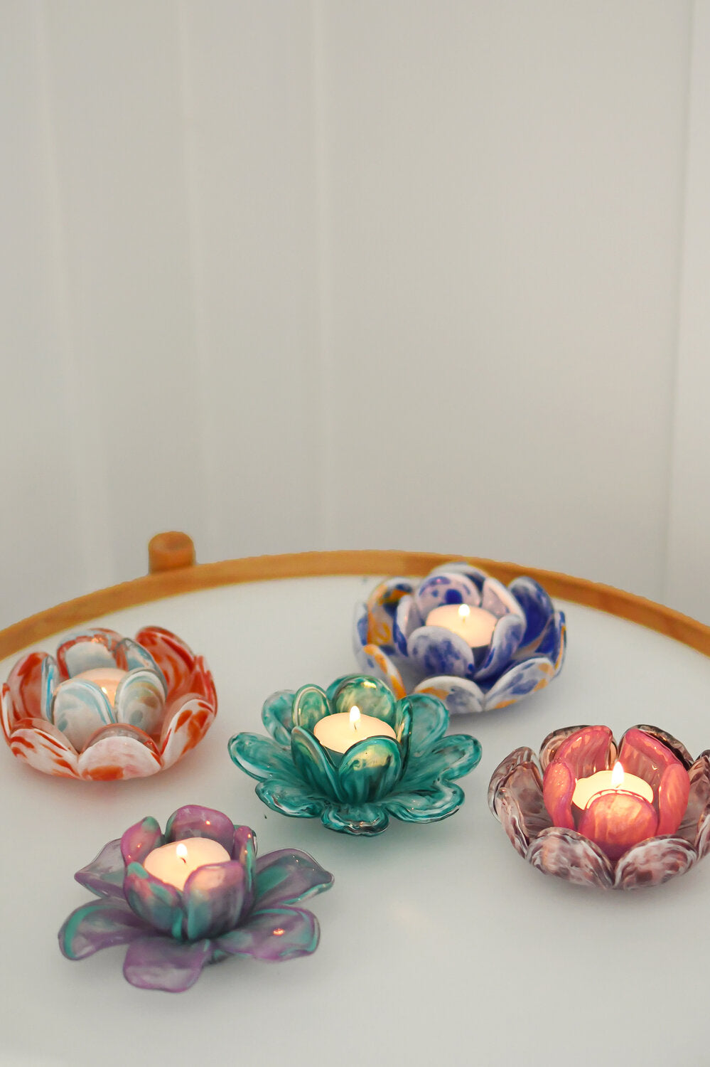 Blomster fyrfadsstage, gul/blå - Ø15cm